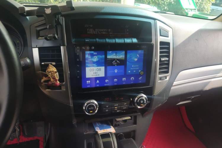 Used Mitsubishi Pajero  Audio And AC Panel
