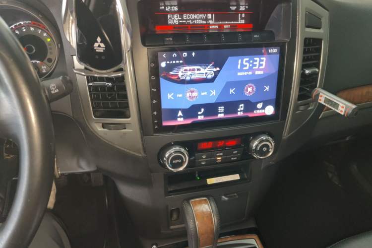 Used Mitsubishi Pajero 2020 3.0L Automatic Luxury Edition Audio And AC Panel