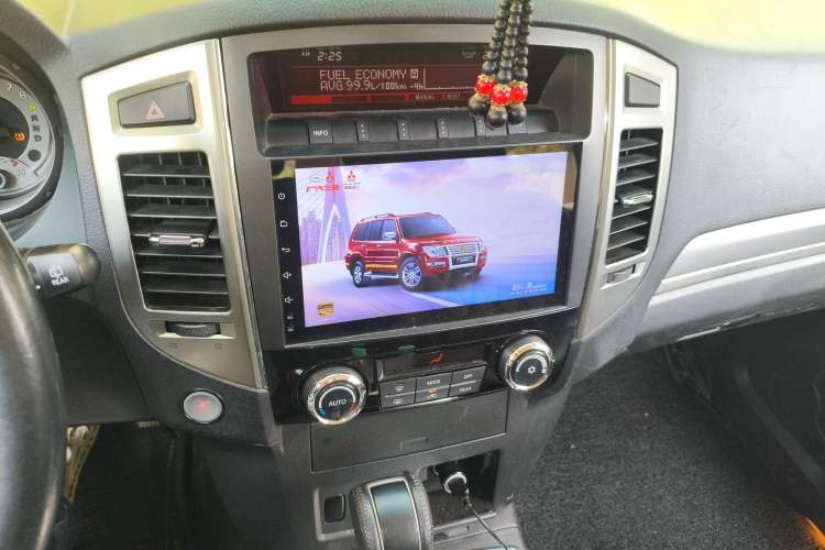 Used Mitsubishi Pajero 2020 Collection Edition 3.0L Automatic Prestige Off-Road Version Audio And AC Panel