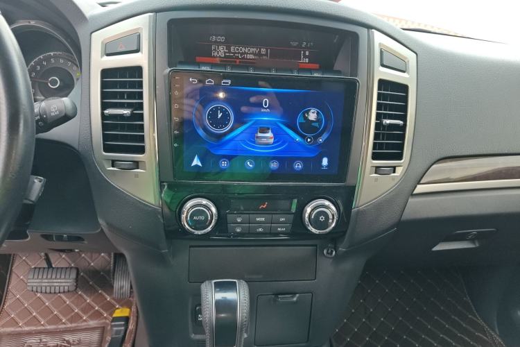 Used Mitsubishi Pajero 2020 3.0L Automatic Standard Edition Audio And AC Panel