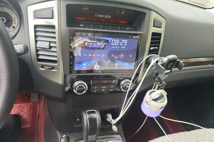 Used Mitsubishi Pajero 2020 3.0L Automatic Standard Edition Audio And AC Panel