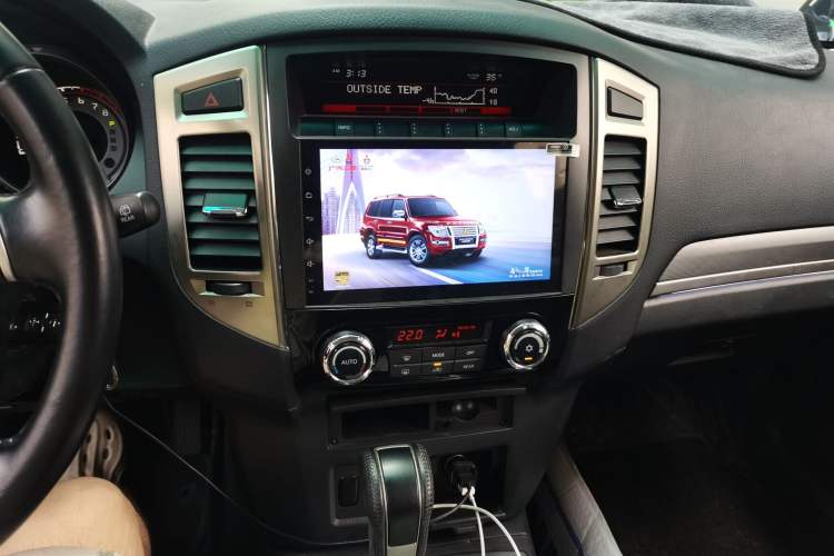 Used Mitsubishi Pajero  Audio And AC Panel
