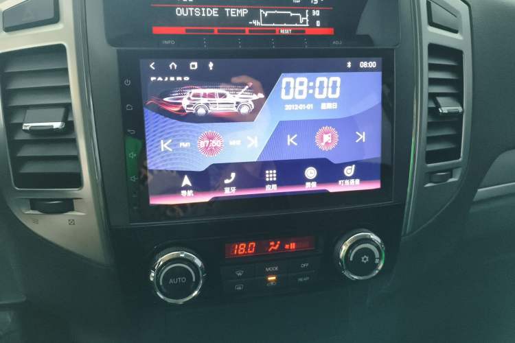 Used Mitsubishi Pajero 2020 3.0L Automatic Standard Edition Audio And AC Panel