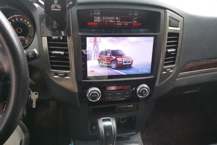 Used Mitsubishi Pajero  Audio And AC Panel