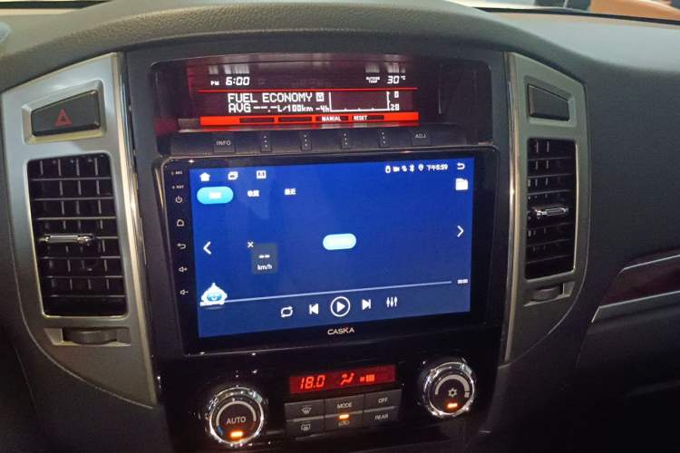 Used Mitsubishi Pajero 2020 3.0L Automatic Prestige Off-Road Edition Audio And AC Panel