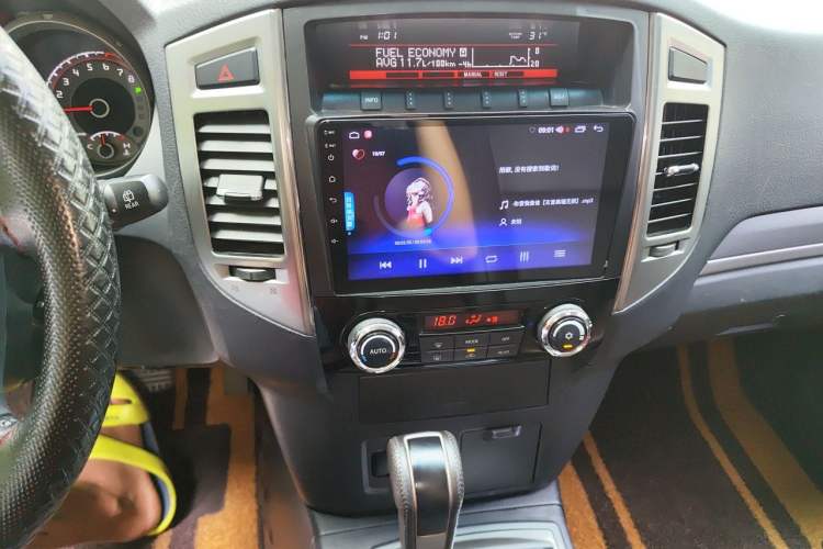 Used Mitsubishi Pajero  Audio And AC Panel