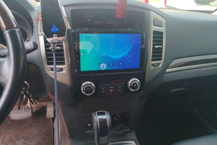 Used Mitsubishi Pajero  Audio And AC Panel