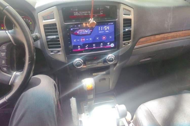 Used Mitsubishi Pajero 2020 3.0L Automatic Luxury Off-Road Version Audio And AC Panel