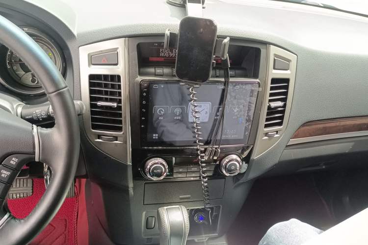 Used Mitsubishi Pajero  Audio And AC Panel