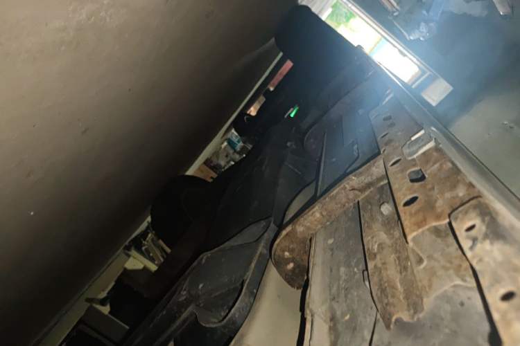 Used Mitsubishi Pajero  Chassis Front Right