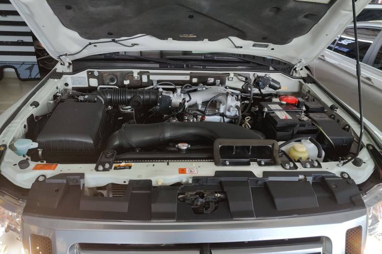 Used Mitsubishi Pajero 2020 3.0L Automatic Luxury Edition Engine Bay