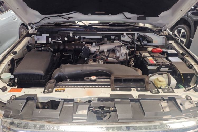 Used Mitsubishi Pajero 2020 3.0L Automatic Prestige Off-Road Edition Engine Bay