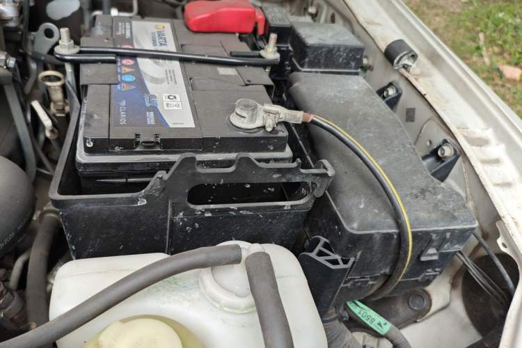 Used Mitsubishi Pajero  Engine Bay Left