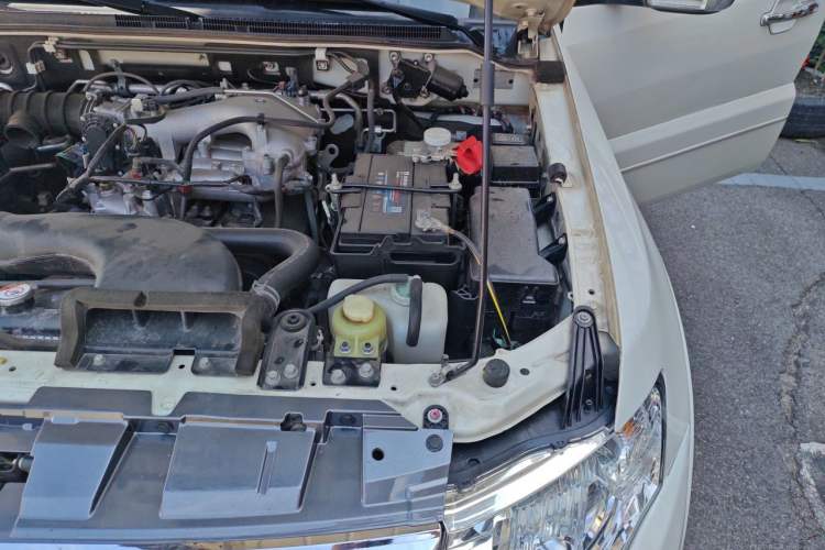 Used Mitsubishi Pajero 2020 3.0L Automatic Luxury Off-Road Version Engine Bay Left