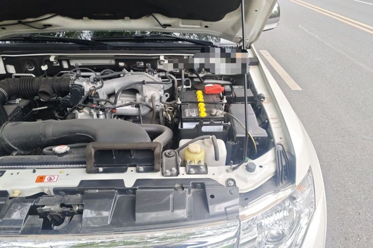 Used Mitsubishi Pajero 2020 3.0L Automatic Standard Edition Engine Bay Left