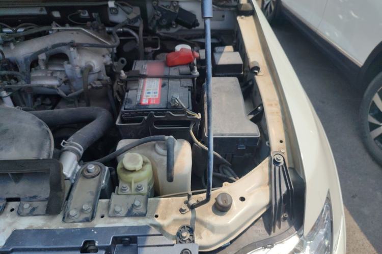 Used Mitsubishi Pajero  Engine Bay Left