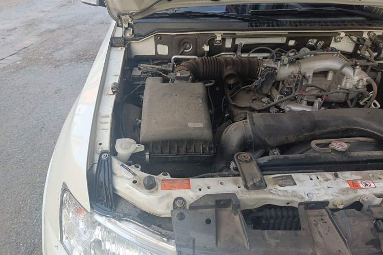 Used Mitsubishi Pajero  Engine Bay Right