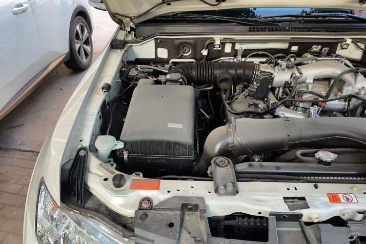 Used Mitsubishi Pajero  Engine Bay Right