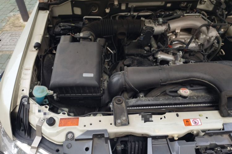 Used Mitsubishi Pajero  Engine Bay Right