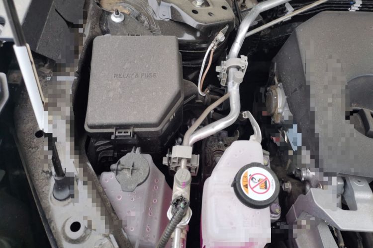Used Mitsubishi Pajero  Engine Bay Right