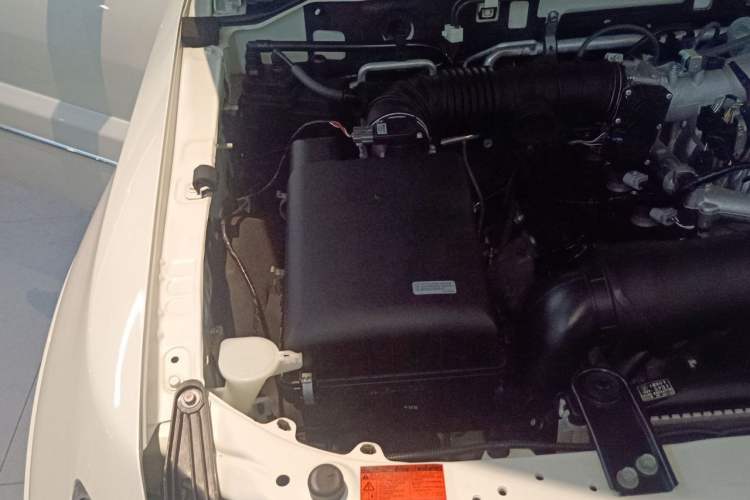 Used Mitsubishi Pajero 2020 3.0L Automatic Prestige Off-Road Edition Engine Bay Right