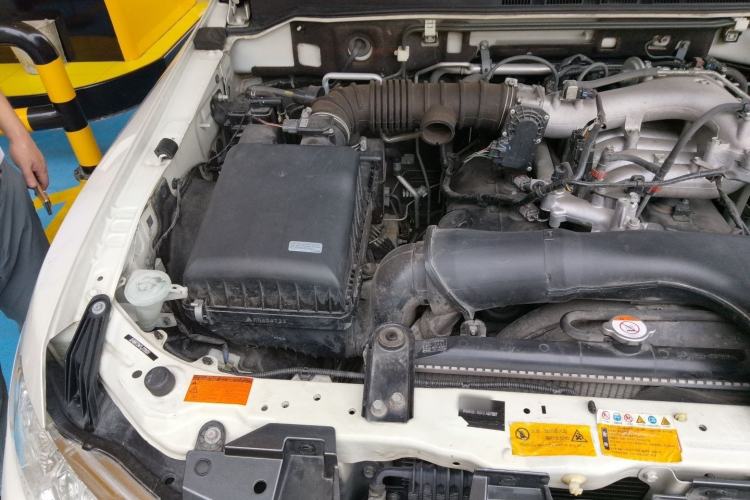 Used Mitsubishi Pajero 2020 Collection Edition 3.0L Automatic Prestige Off-Road Version Engine Bay Right