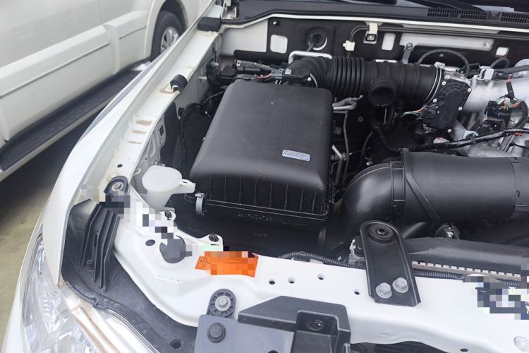 Used Mitsubishi Pajero  Engine Bay Right