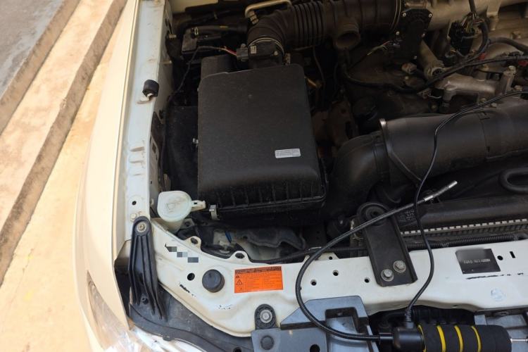 Used Mitsubishi Pajero  Engine Bay Right