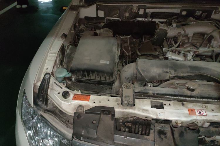 Used Mitsubishi Pajero 2020 3.0L Automatic Standard Edition Engine Bay Right