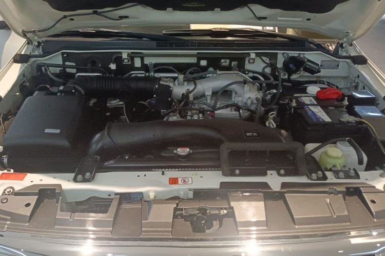 Used Mitsubishi Pajero 2020 3.0L Automatic Prestige Off-Road Edition Engine Bay