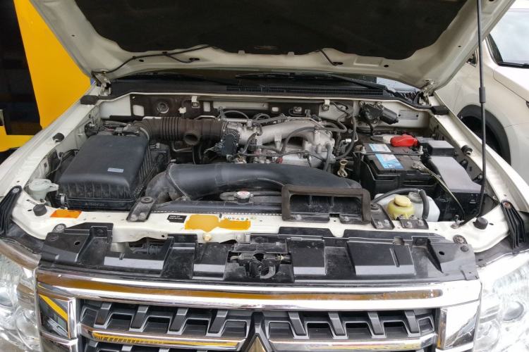 Used Mitsubishi Pajero 2020 Collection Edition 3.0L Automatic Prestige Off-Road Version Engine Bay