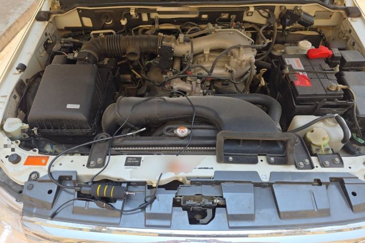Used Mitsubishi Pajero  Engine Bay