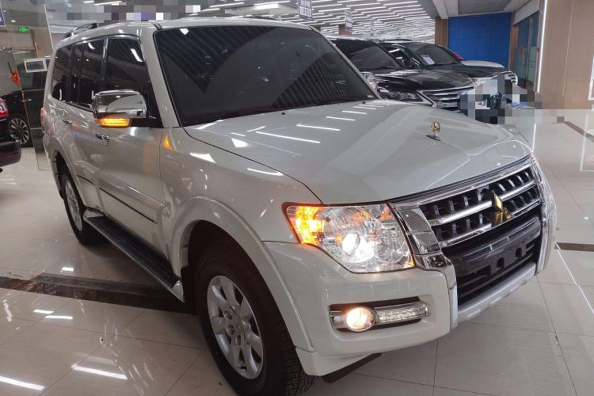 Used Mitsubishi Pajero 2020 3.0L Automatic Standard Edition Exterior 1