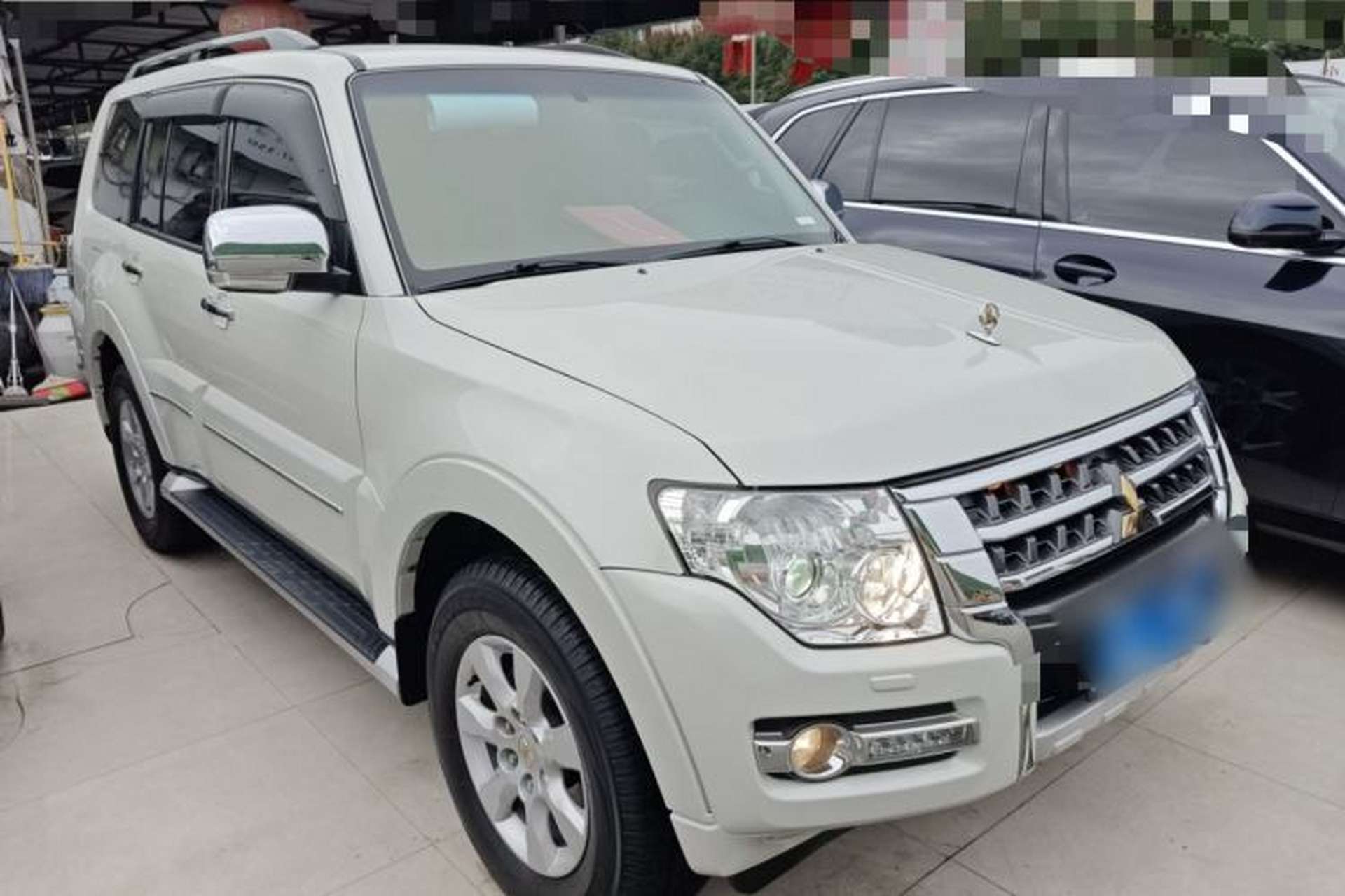 Used Mitsubishi Pajero 2020 3.0L Automatic Standard Edition Exterior 2