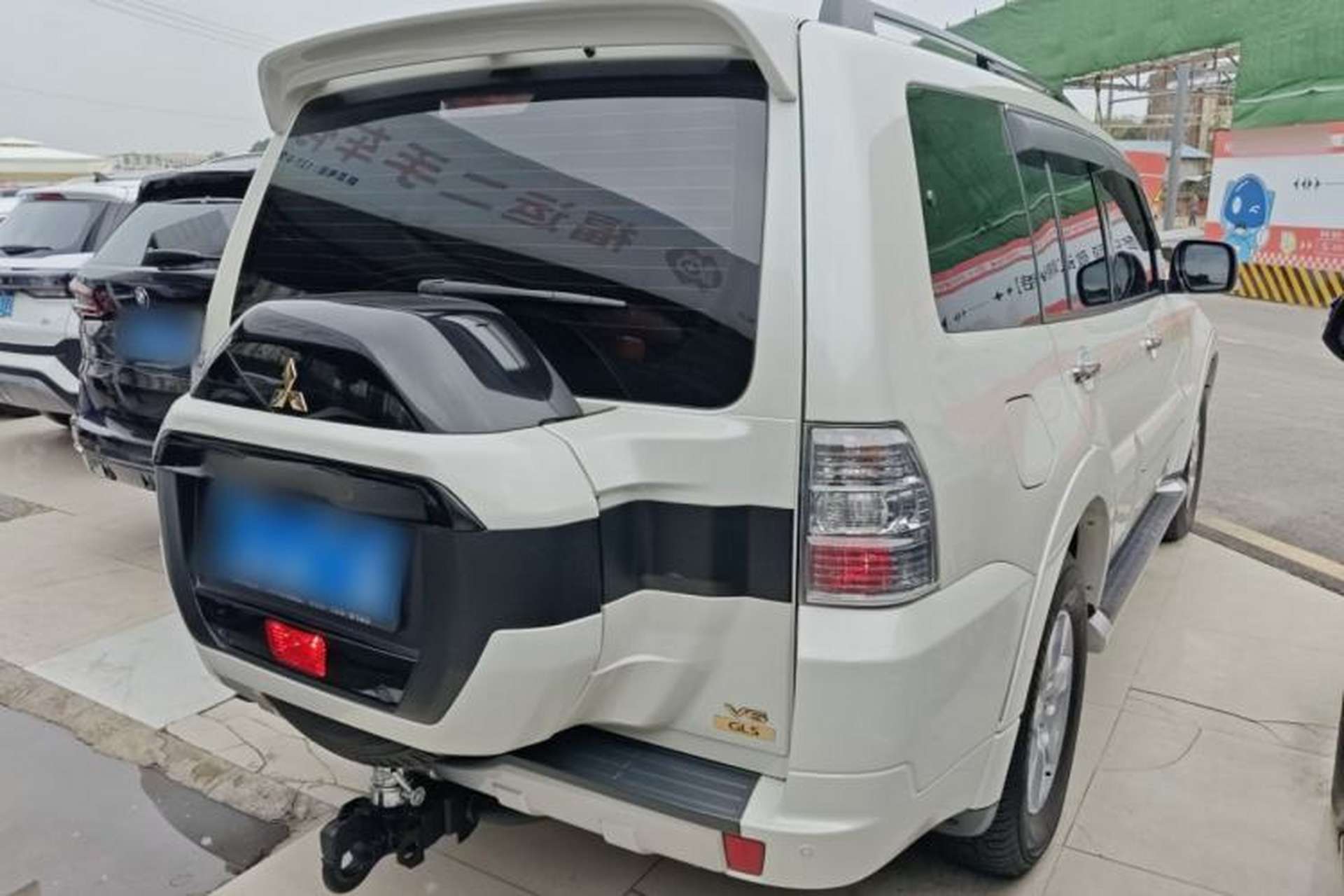 Used Mitsubishi Pajero 2020 3.0L Automatic Standard Edition Exterior 5
