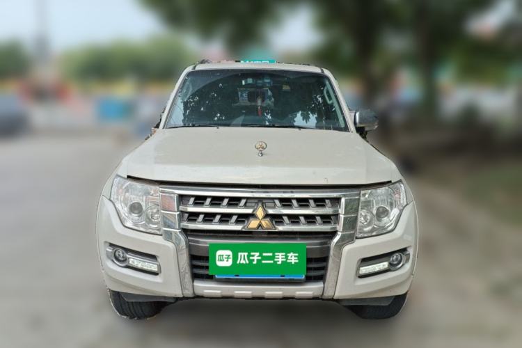 Used Mitsubishi Pajero  Front