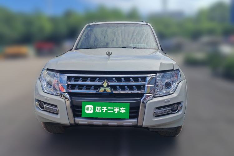 Used Mitsubishi Pajero 2020 3.0L Automatic Luxury Off-Road Version Front
