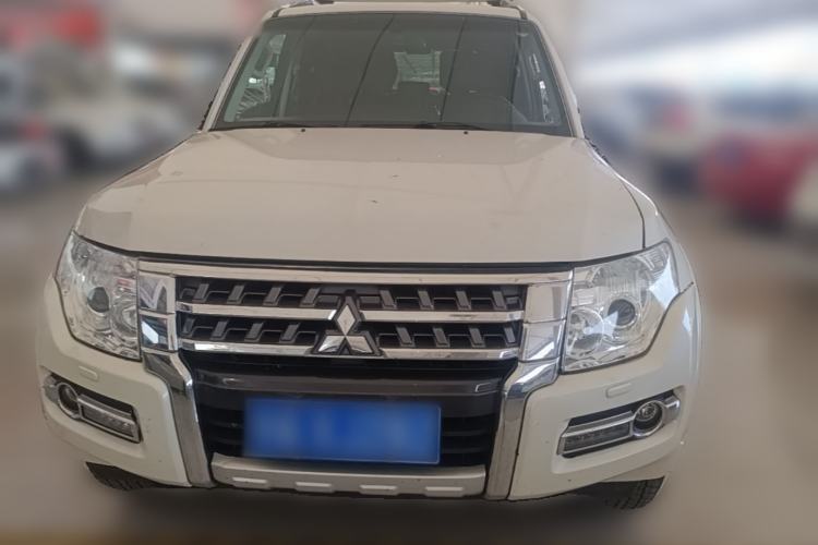 Used Mitsubishi Pajero 2020 3.0L Automatic Luxury Off-Road Version Front