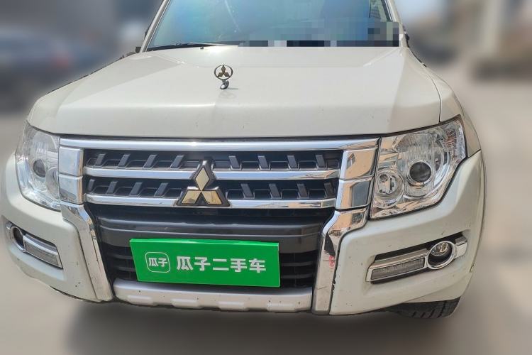 Used Mitsubishi Pajero  Front