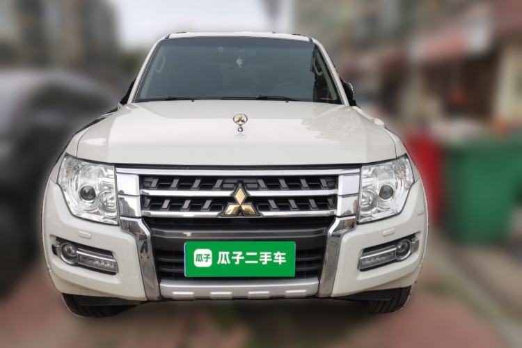 Used Mitsubishi Pajero  Front