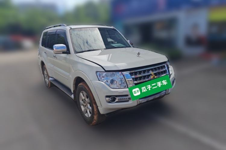 Used Mitsubishi Pajero 2020 3.0L Automatic Luxury Off-Road Version Front Right 45 Deg