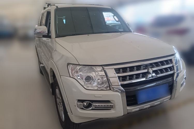 Used Mitsubishi Pajero 2020 3.0L Automatic Luxury Off-Road Version Front Right 45 Deg