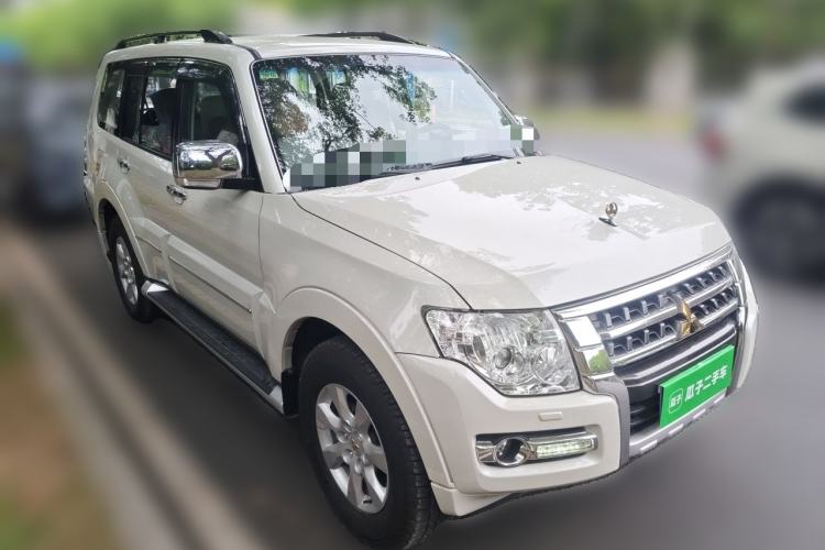 Used Mitsubishi Pajero 2020 3.0L Automatic Standard Edition Front Right 45 Deg