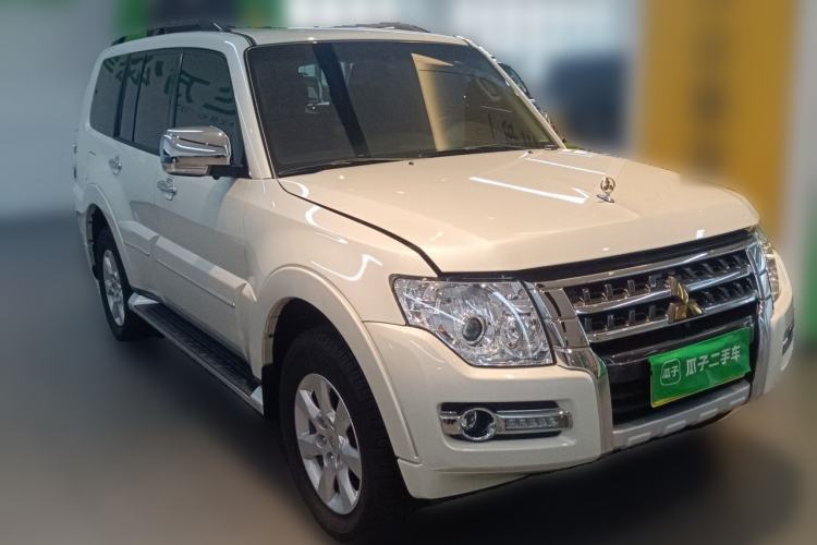 Used Mitsubishi Pajero 2020 3.0L Automatic Prestige Off-Road Edition Front Right 45 Deg