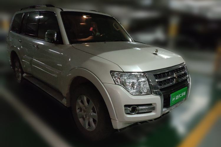 Used Mitsubishi Pajero 2020 3.0L Automatic Standard Edition Front Right 45 Deg