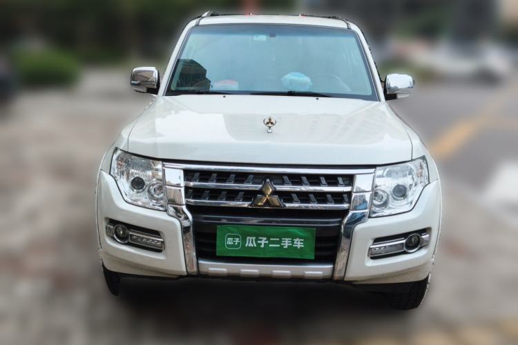 Used Mitsubishi Pajero  Front