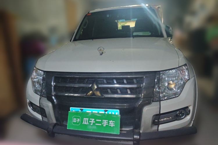Used Mitsubishi Pajero  Front