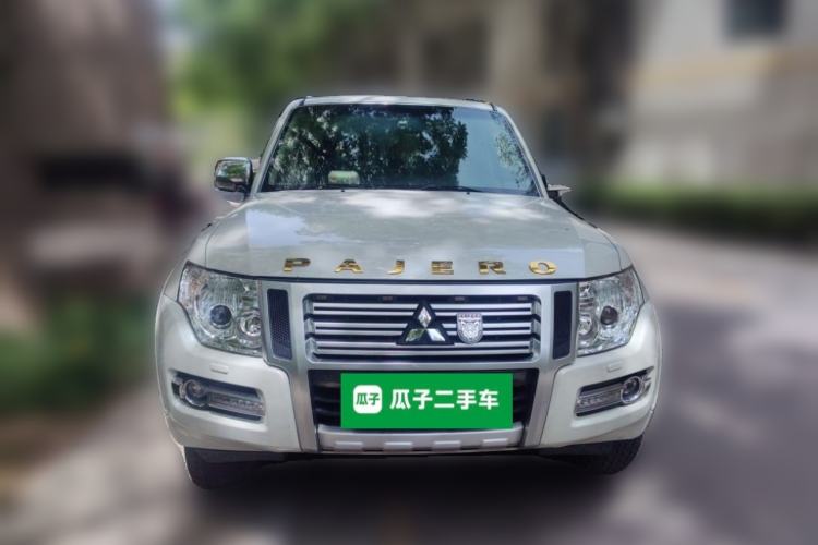 Used Mitsubishi Pajero 2020 3.0L Automatic Luxury Off-Road Version Front
