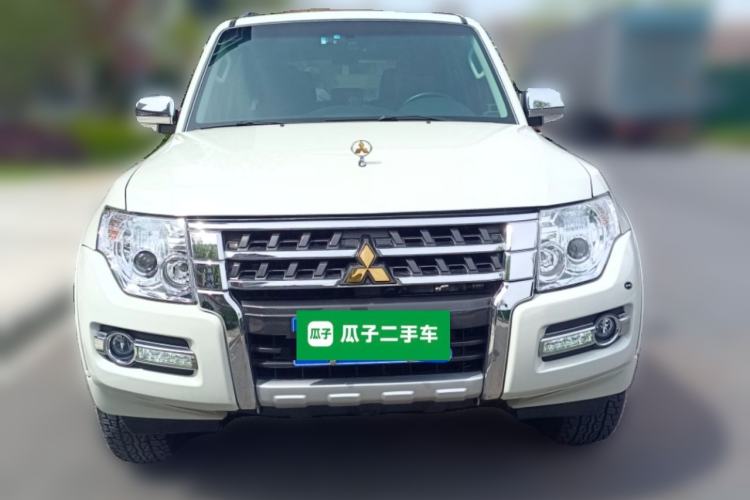 Used Mitsubishi Pajero  Front