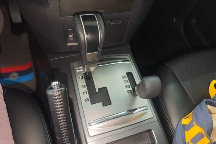Used Mitsubishi Pajero 2020 V93 3.0L 5-Door GLS 7-Seater – Middle East Gear Lever